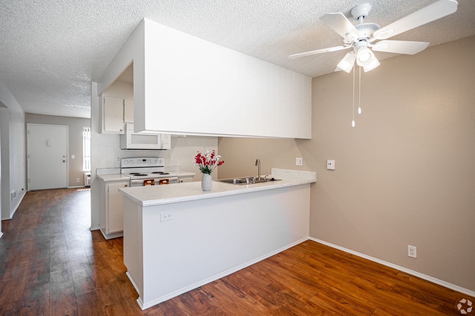 Cypress Apartment: 9091 Holder St