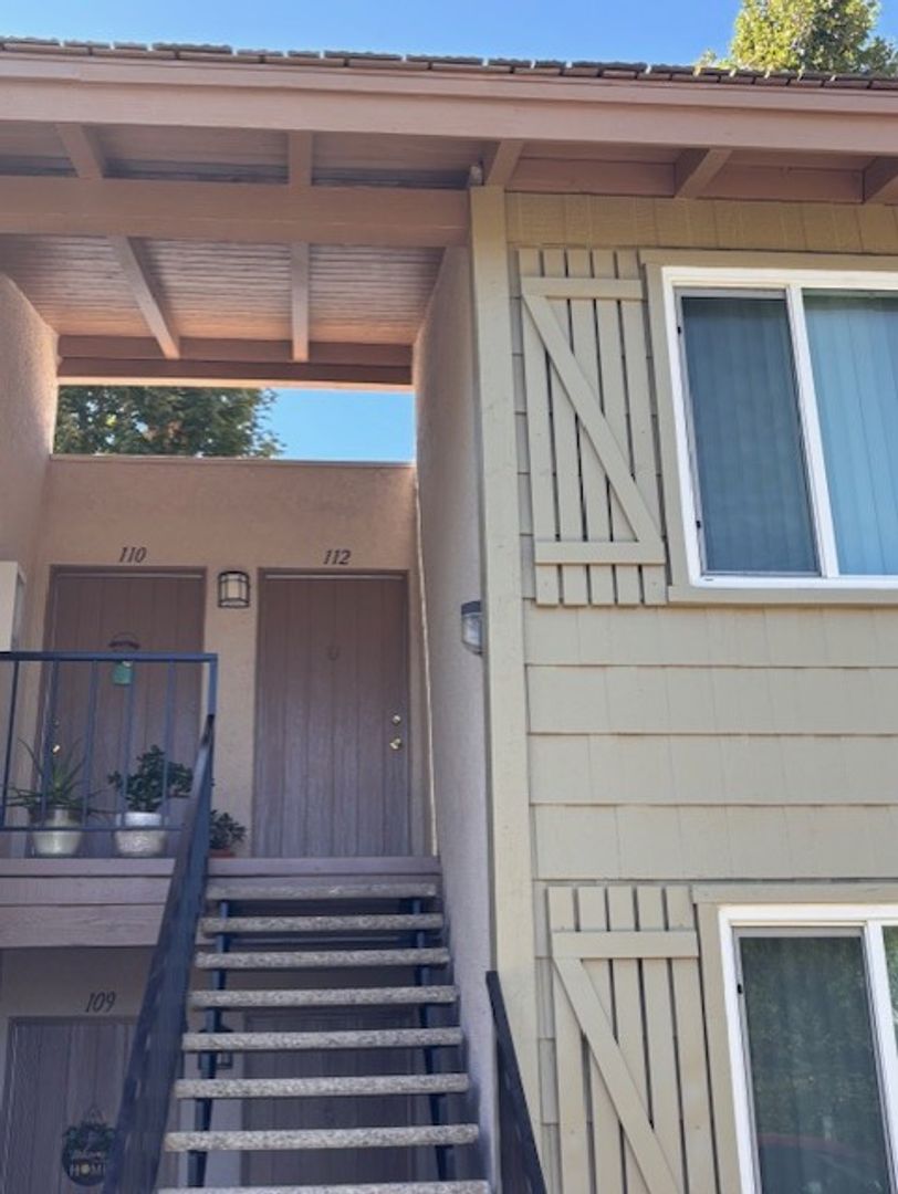 Lake Forest Apartment: 23251 Los Alisos Blvd
