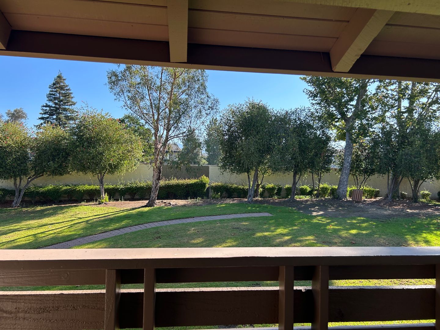 Lake Forest Apartment: 23251 Los Alisos Blvd
