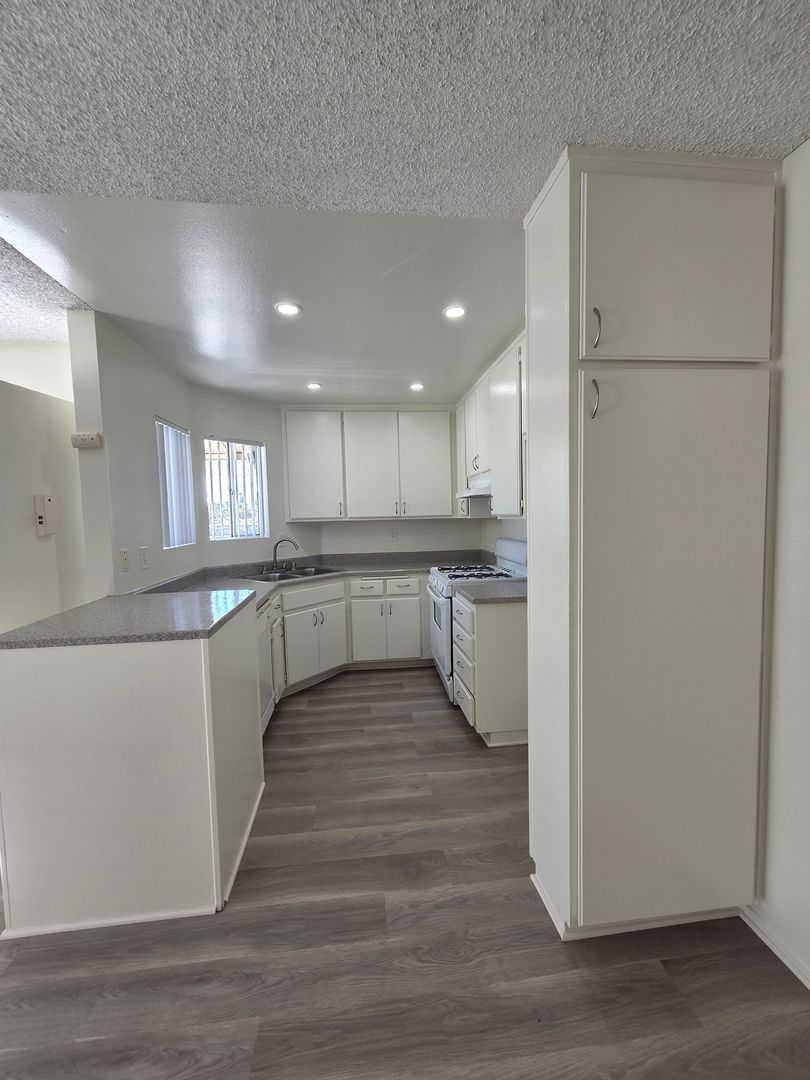 Anaheim Apartment: 489 S. Chatham Circle