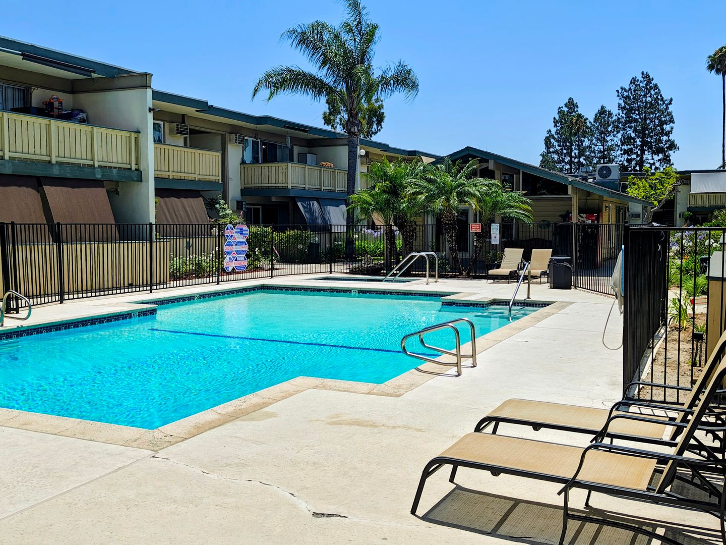 Santa Ana Apartment: 1950 E. Santa Clara Ave