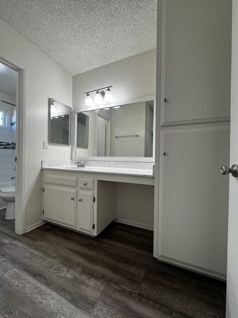 Tustin Apartment: 13882 Tustin E. Drv