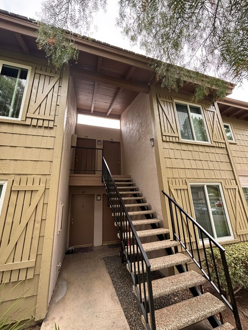 Lake Forest Apartment: 23251 Los Alisos Blvd