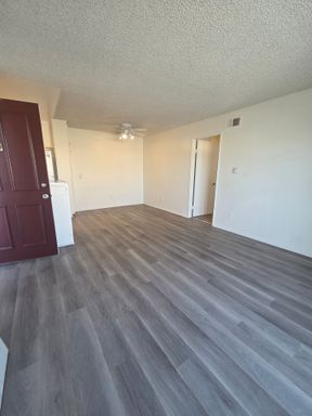 Ask About our Special! Upstairs One Bedroom Ready for Move In! – photo 1