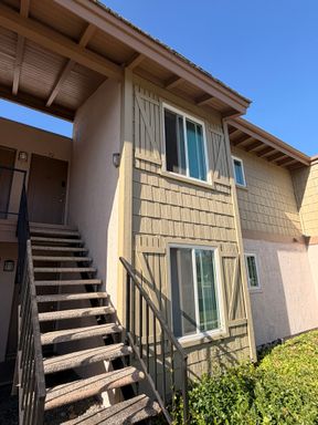 1 bed 1 bath, 780 Sq. Ft, All Appliances including In-Unit Washer & Dryer – photo 1