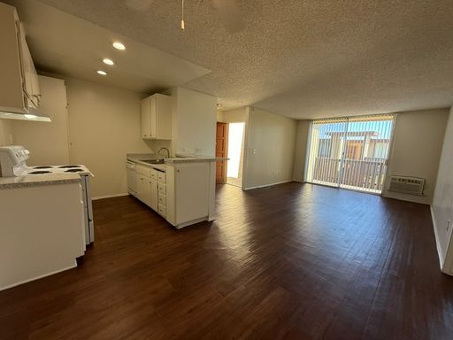 Beautiful 1 Bedroom 1 Bath Upstairs Unit.