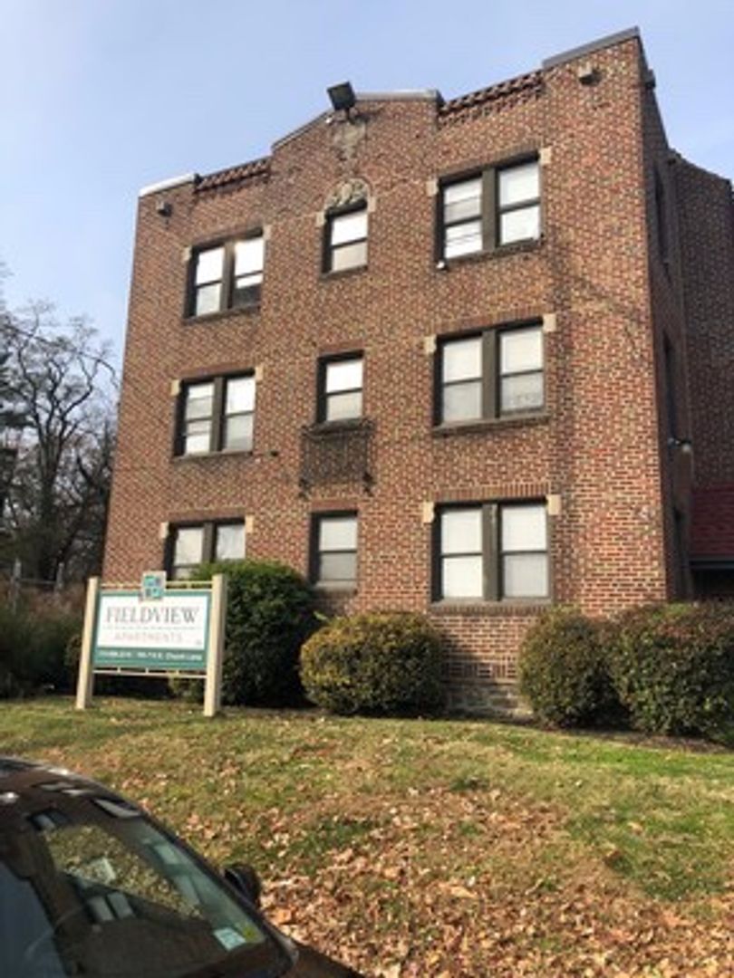 Philadelphia Apartment: 715 East Church Lane