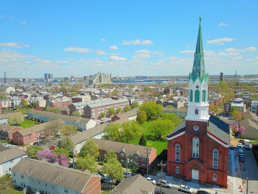 Renovated, Light Filled 2 Bed/ 1 Bath Apartment in Queen Village - Available for November move in! – photo 1