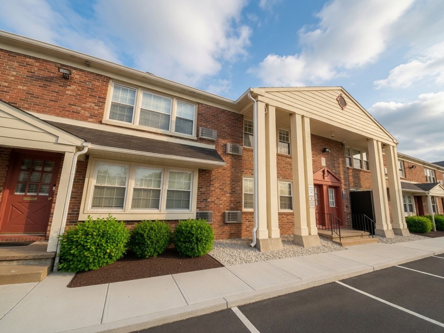 Burlington Apartment: 411 High Street