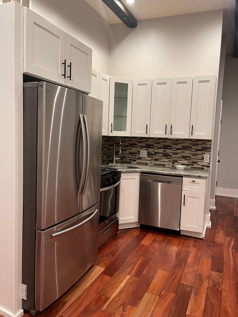 Philadelphia Apartment: 1025 E Montgomery Ave.