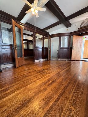 FREE MONTH RENT! | CIGAR FACTORY LOFTS! | AMAZING 1 BED 1 BATH LOFT STYLE APT! | CENTRAL AIR| IN UNIT LAUNDRY! BOOK TODAY! – photo 1