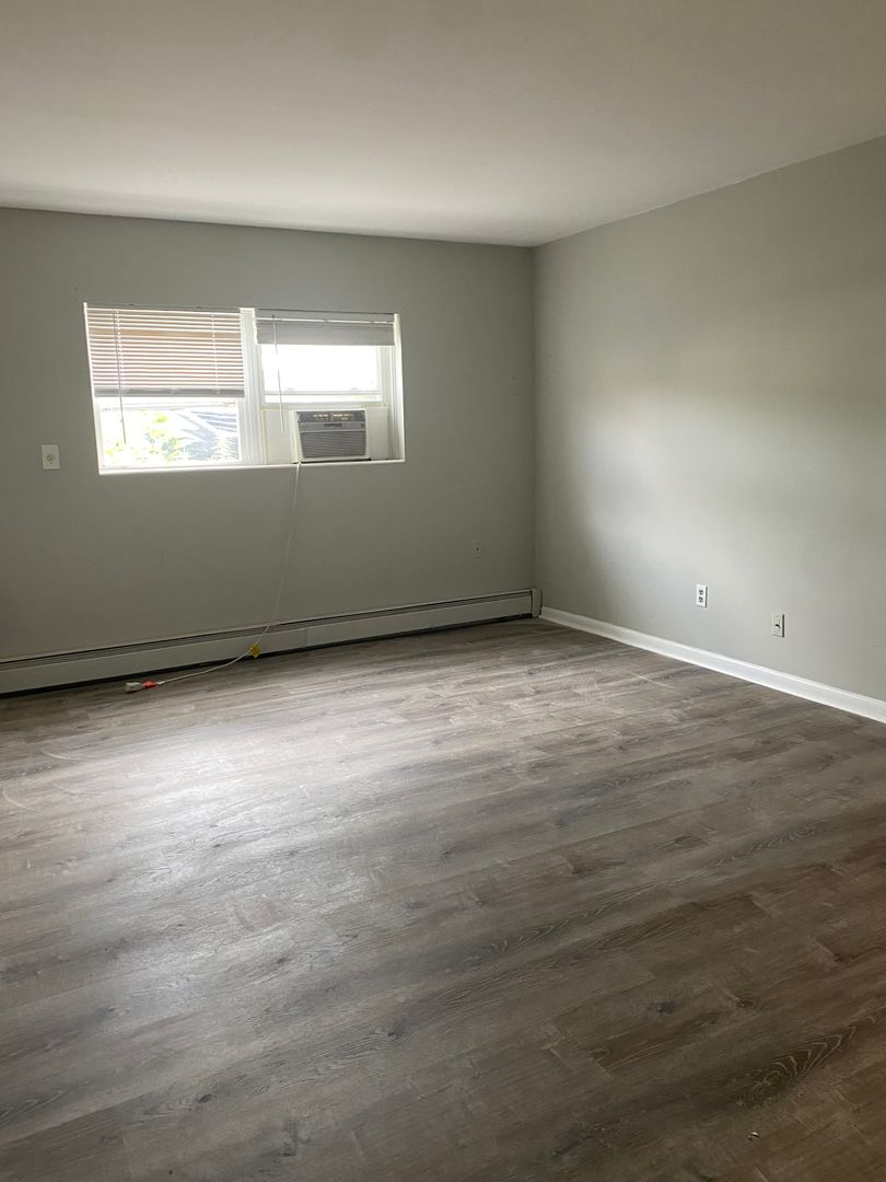 Quakertown Apartment: 11-60 Alan Lane