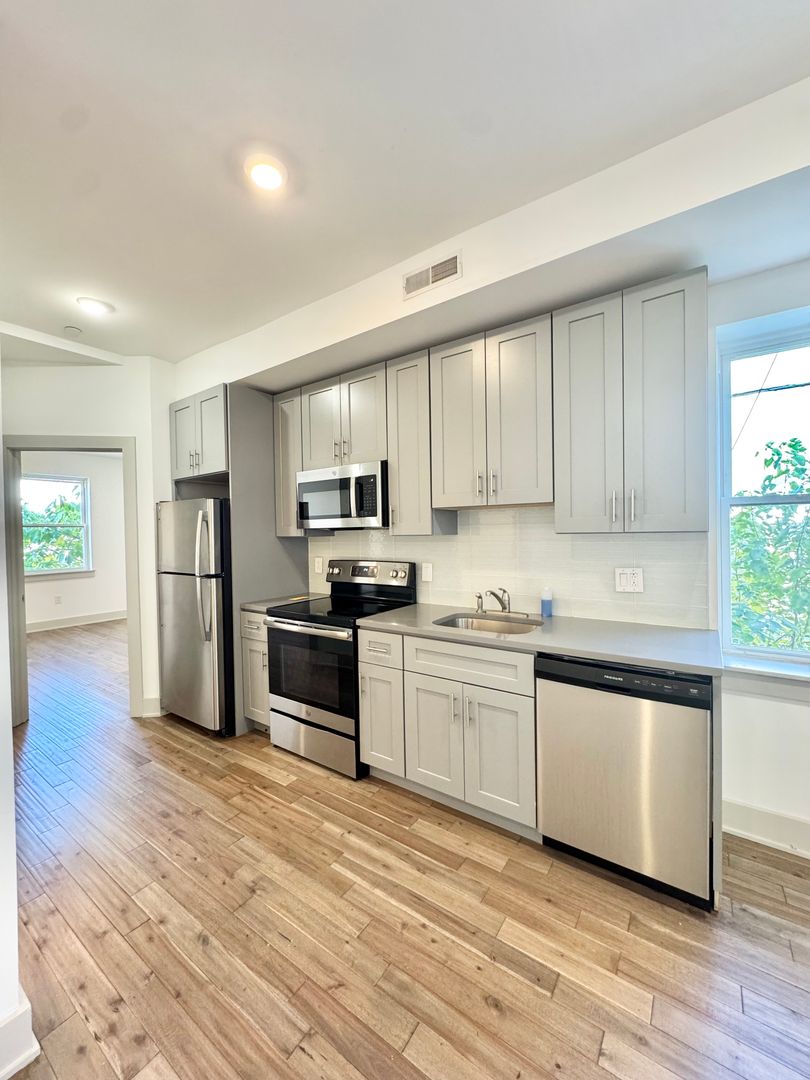 Philadelphia Apartment: 3213 Haverford Ave.