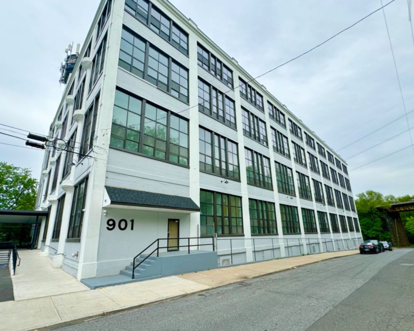 Darby Apartment: 901 Quarry St