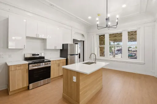 The Langhurst Mansion - 2 bed, 2 bath with coffered ceiling and original fireplace – photo 1