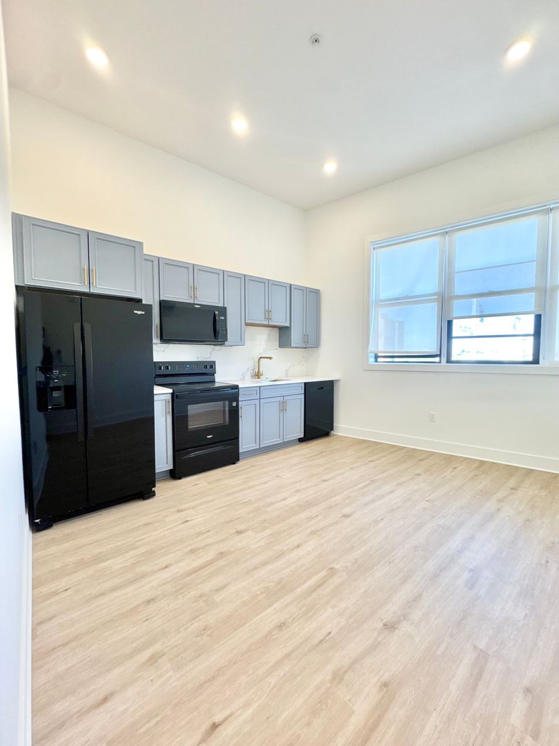 Philadelphia Apartment: 1422-1430 North 8th St