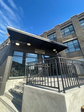 New-Style 1BR with Premium Amenities & Free Parking – photo 1