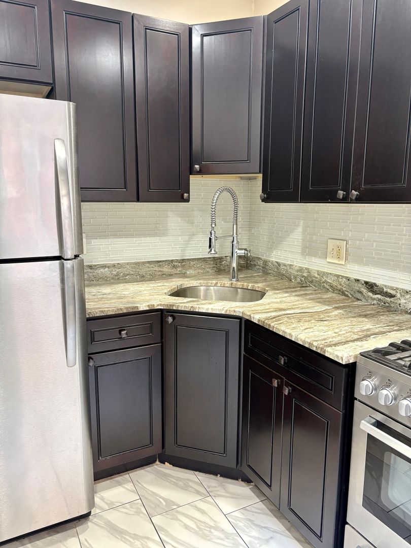 Philadelphia Apartment: 4900 Pine Street