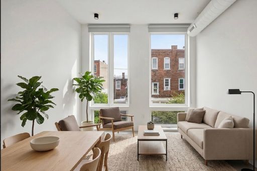 Light filled 1 BR/1 BA in the heart of Fishtown - Available for August or September 1st move in. One Month Free Move In Special! – photo 1