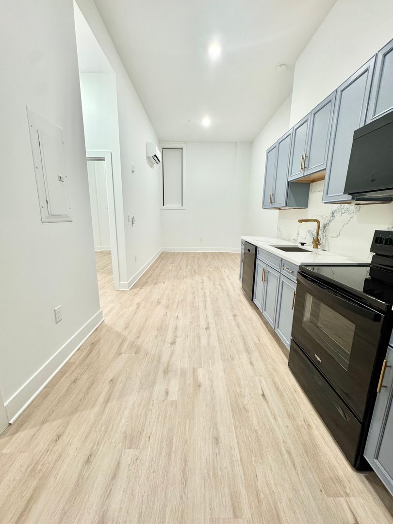 Philadelphia Apartment: 1422-1430 North 8th St