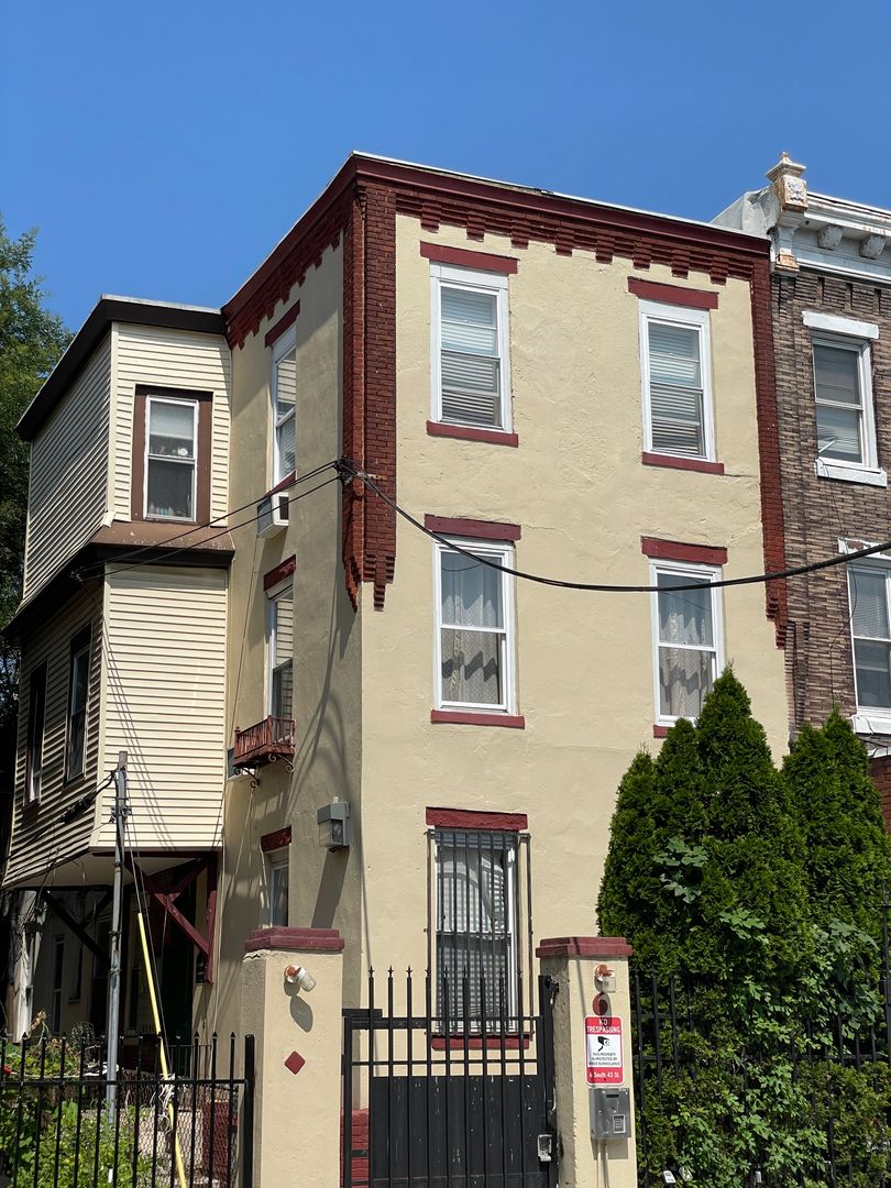 Philadelphia Apartment: 6 South 43rd St