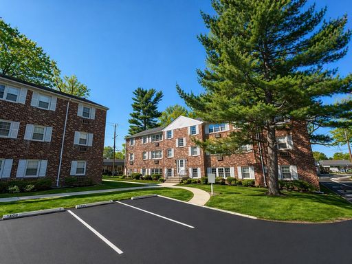 Newly Renovated 2BR Apartment with Laundry, Just Finished! – Call, Text, or Email to Tour – photo 1