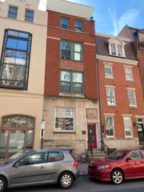 2 Bedroom Apartment – 2020 Locust Street - Apt 4, Philadelphia, PA 19103