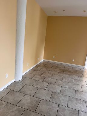 Renovated 2BR/1BA available now! – photo 1