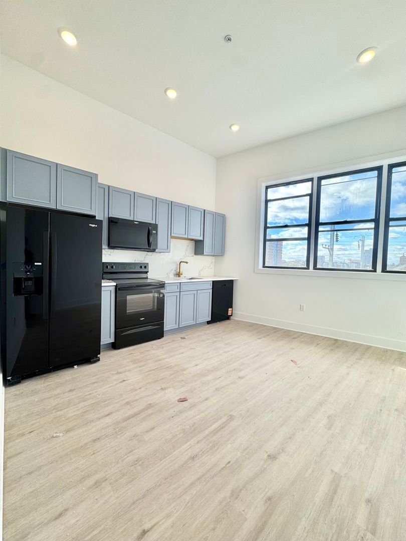 Phildelphia Apartment: 1422-1430 North 8th St