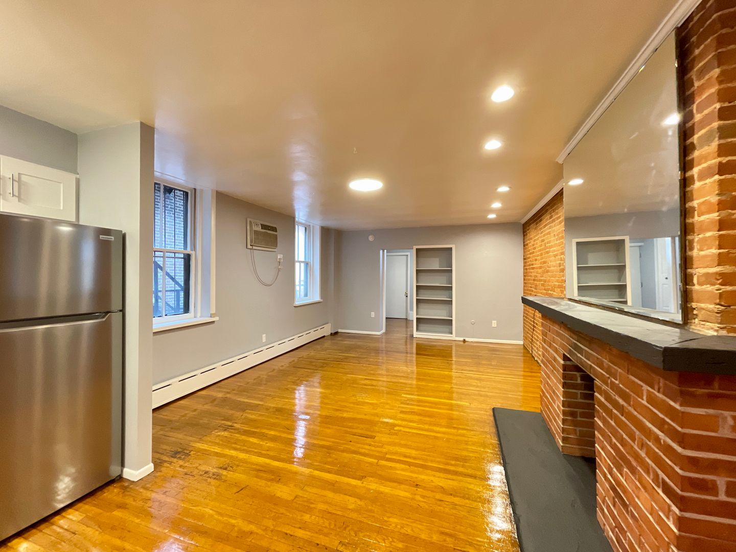 Philadelphia Apartment: 1719 Spruce Street