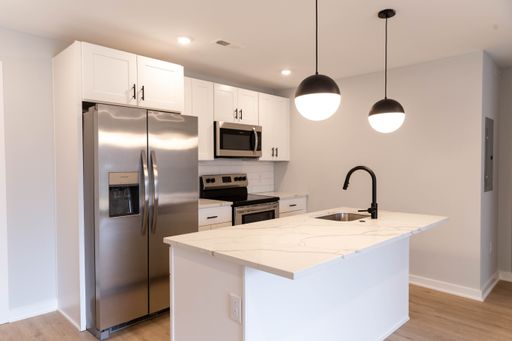 Elegant 2 Bedroom Home with Generous Storage & Sun-Filled Living – photo 1