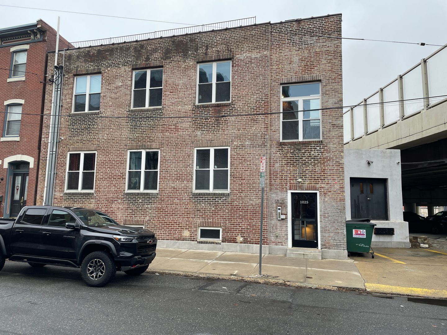 Philadelphia Apartment: 1025 E Montgomery Ave.