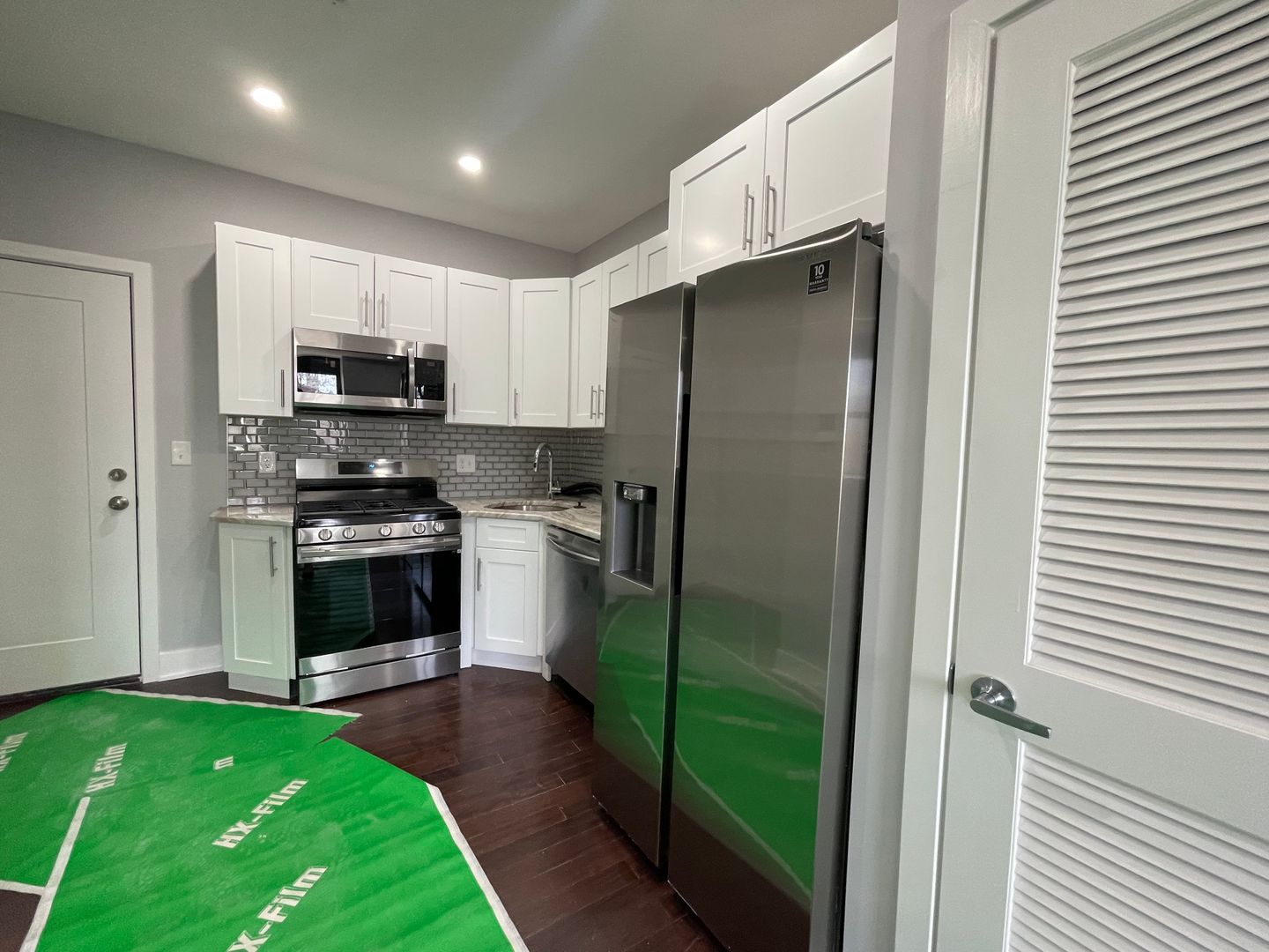 Philadelphia Apartment: 300 Richmond Street