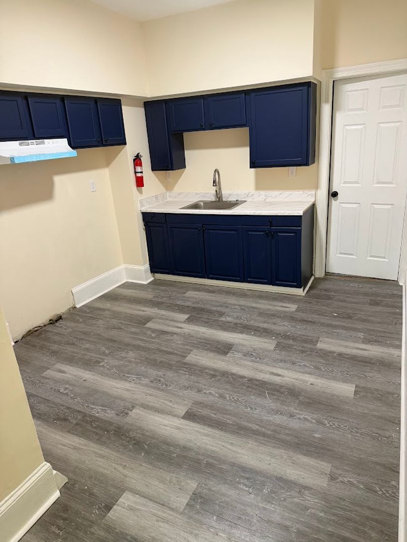 Wilmington Apartment: 704 N. Washington St.