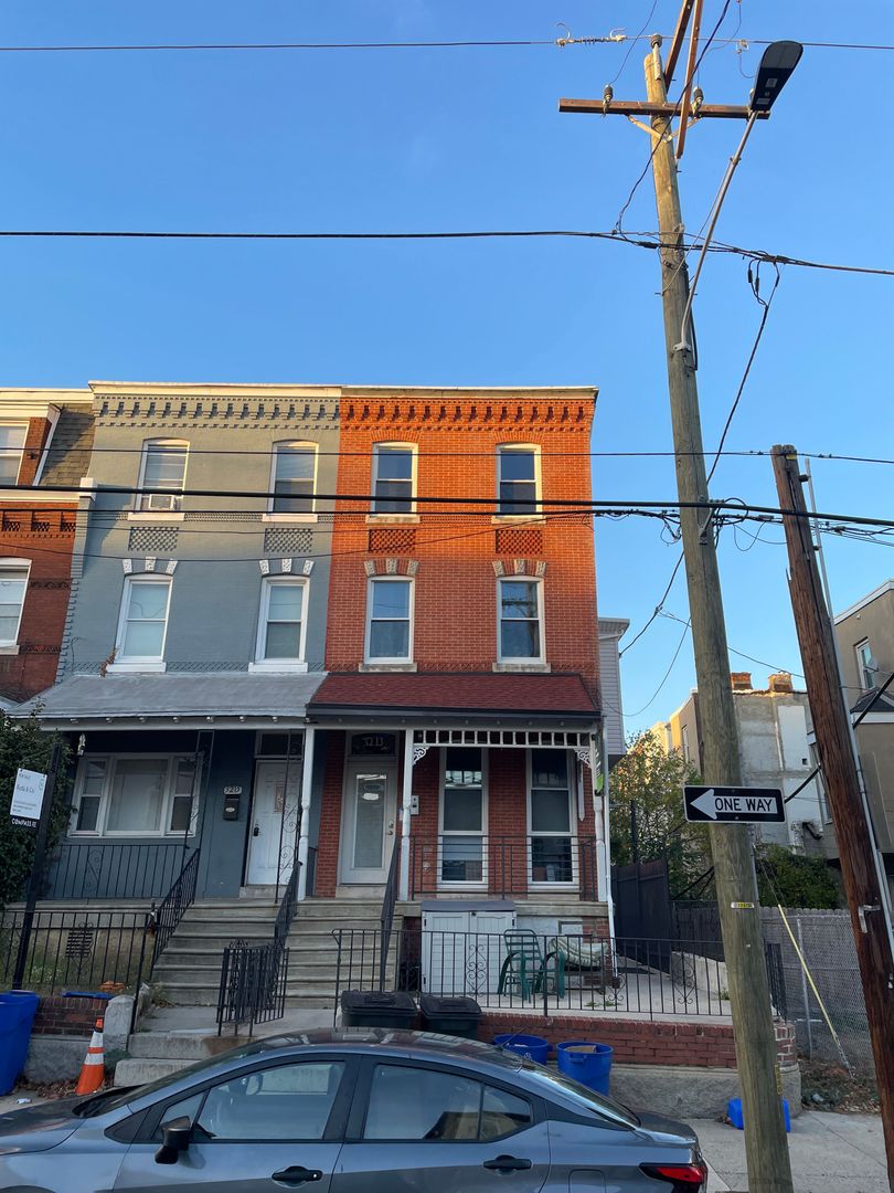 Philadelphia Apartment: 3213 Haverford Ave.