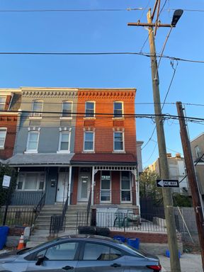 Large 3 Bed/2 Bath apartment near Drexel available for September 2026! – photo 1