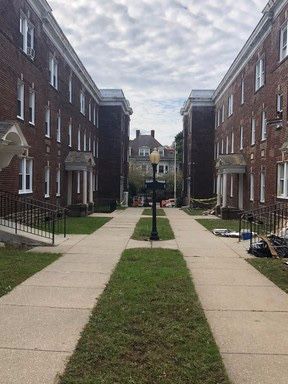 LARGE AND SPACIOUS 1 BEDROOM - Just Renovated - Second Month Rent Free! – photo 1