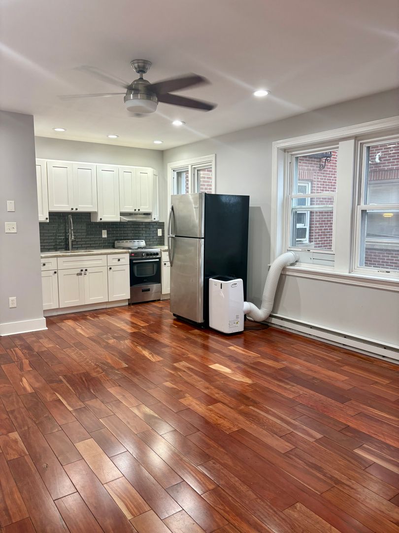 Philadelphia Apartment: 4900 Pine Street