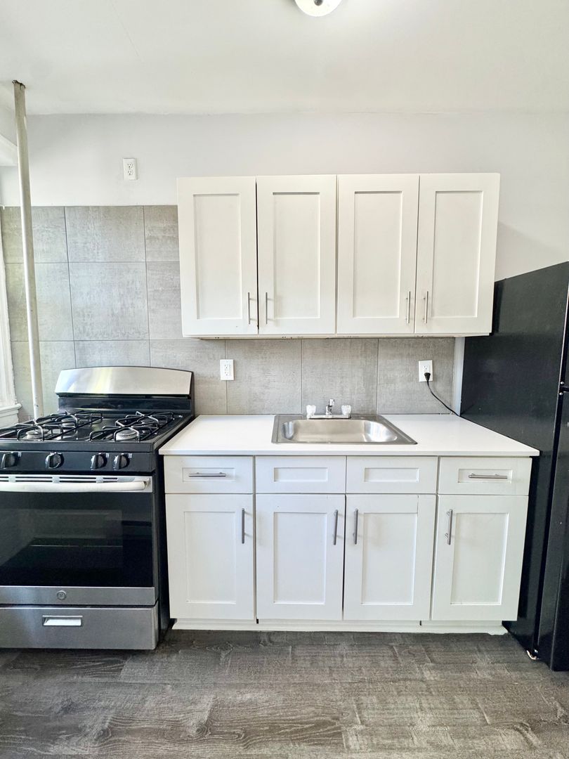 Philadelphia Apartment: 5427 Wayne Avenue