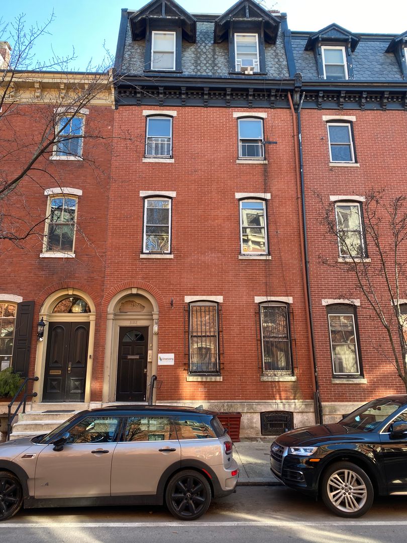 Philadelphia Apartment: 2122 Pine St