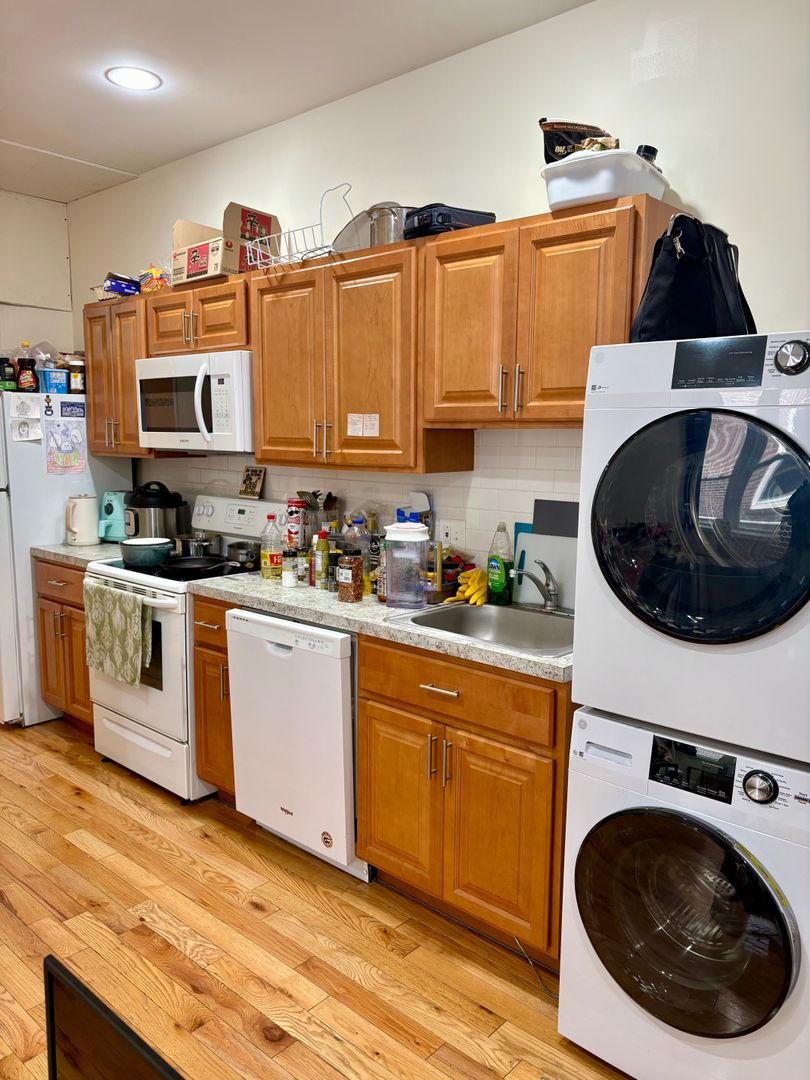 Philadelphia Apartment: 527 South 42nd Street