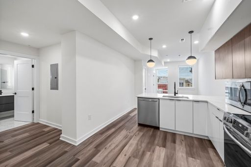 Incredible luxury apartments available in Brewerytown! – photo 1