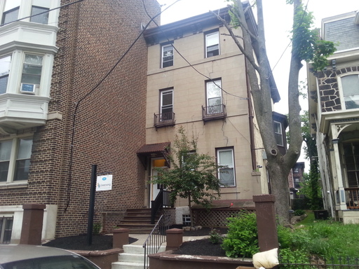 1BR Available in September on 41st st near Clark park! – photo 1