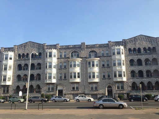 Stoneleigh Court Apartments