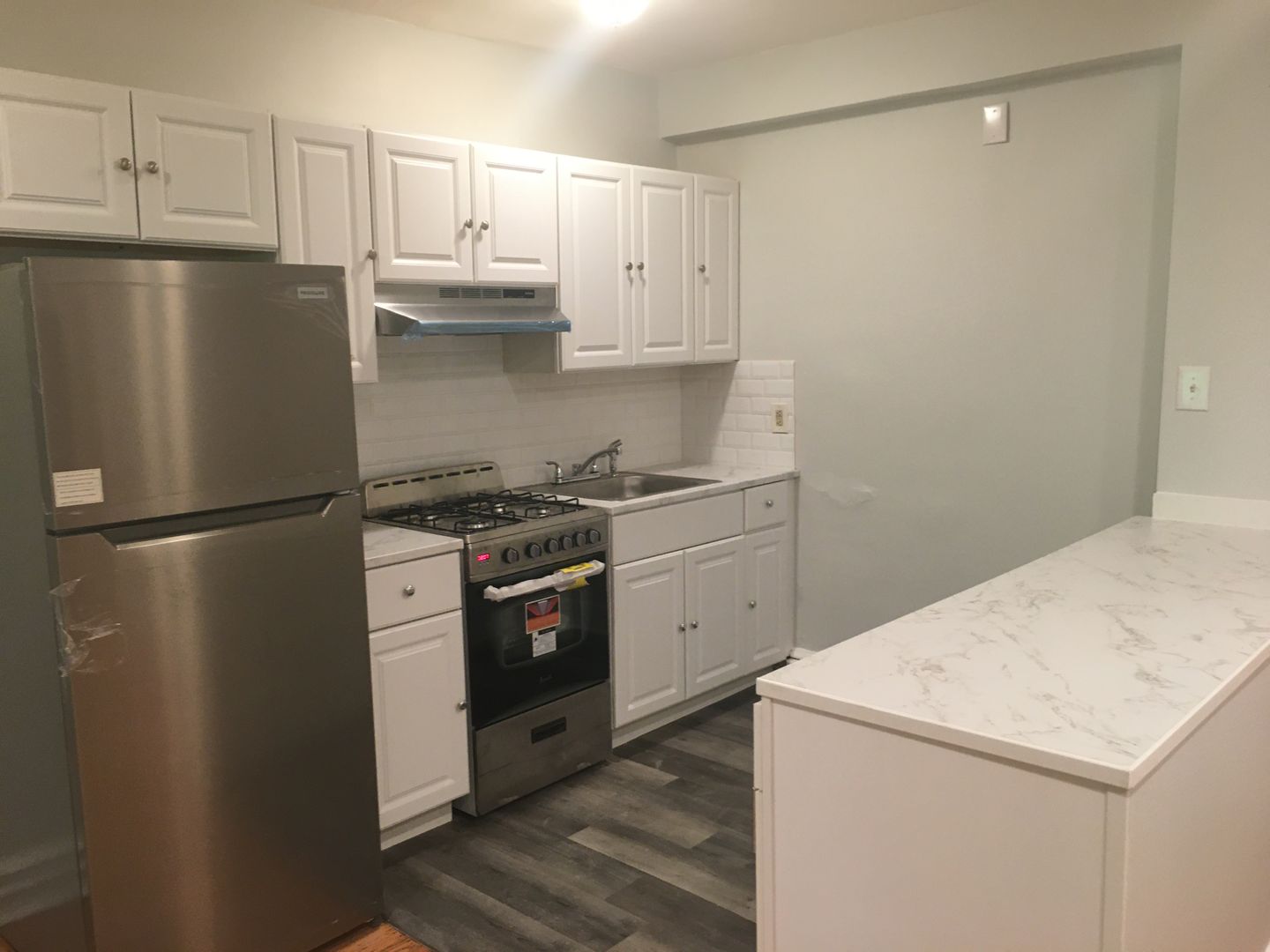 Philadelphia Apartment: 320 Rochelle Ave.