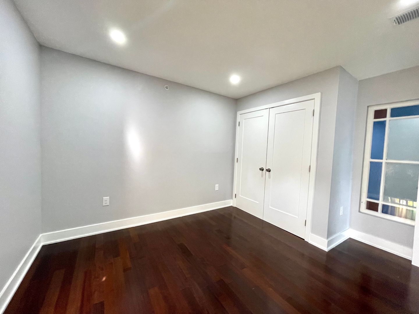 Philadelphia Apartment: 300 Richmond Street