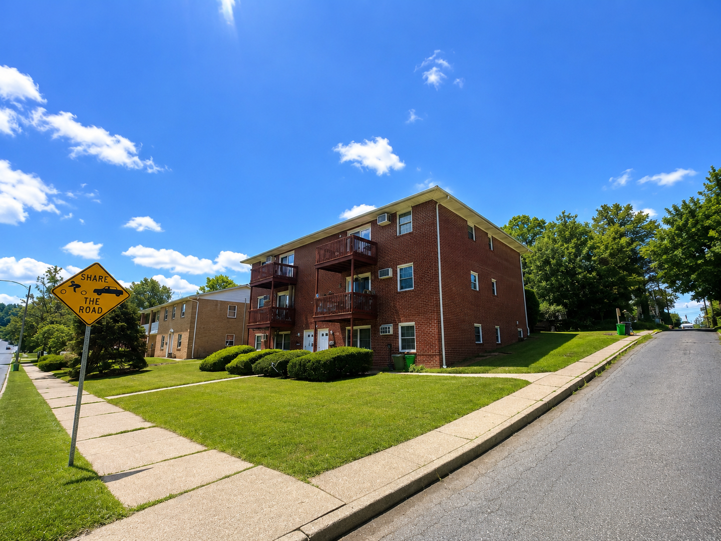 Allentown Apartment: 2216 Mack Blvd