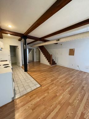 Just Listed! | Loft Style Studo Apt. | In Unit Laundry | Elevator In Building – photo 1