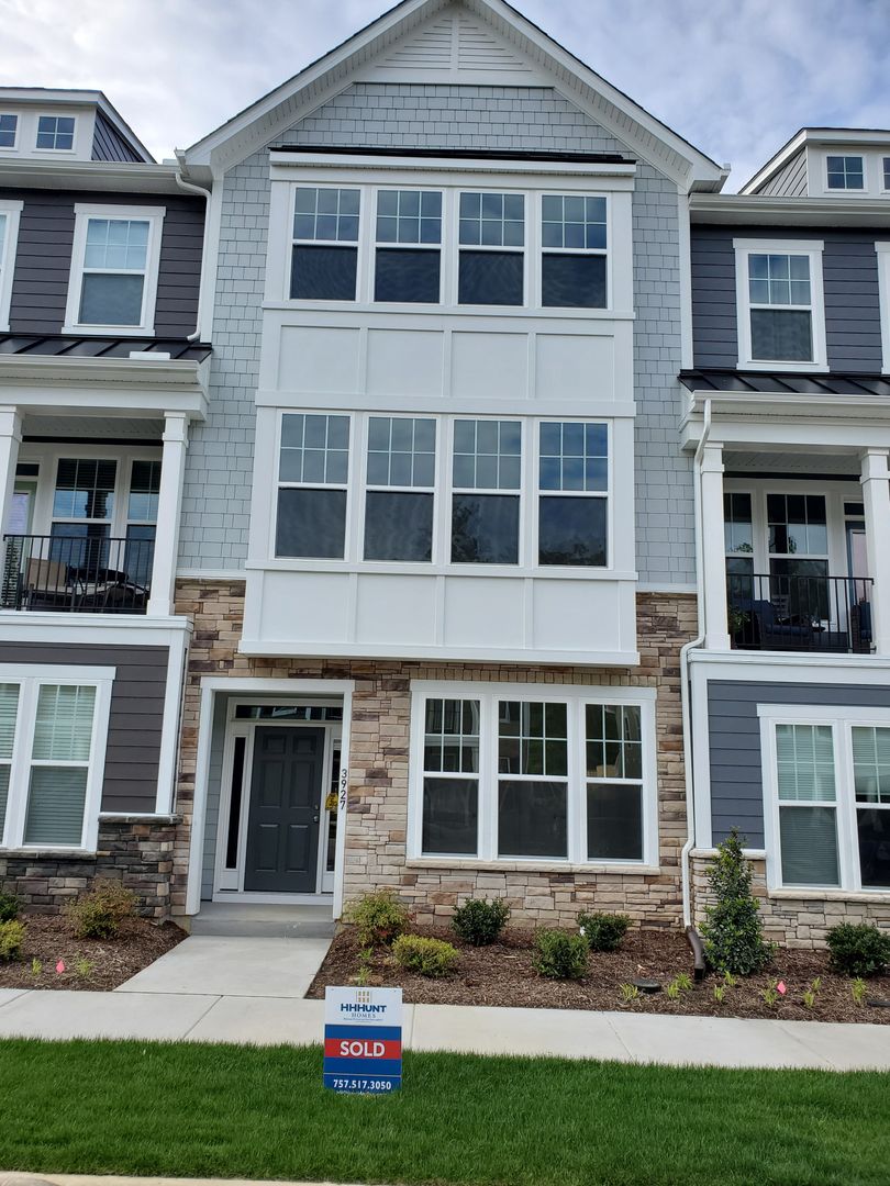 Williamsburg House: 3927 Prospect Street
