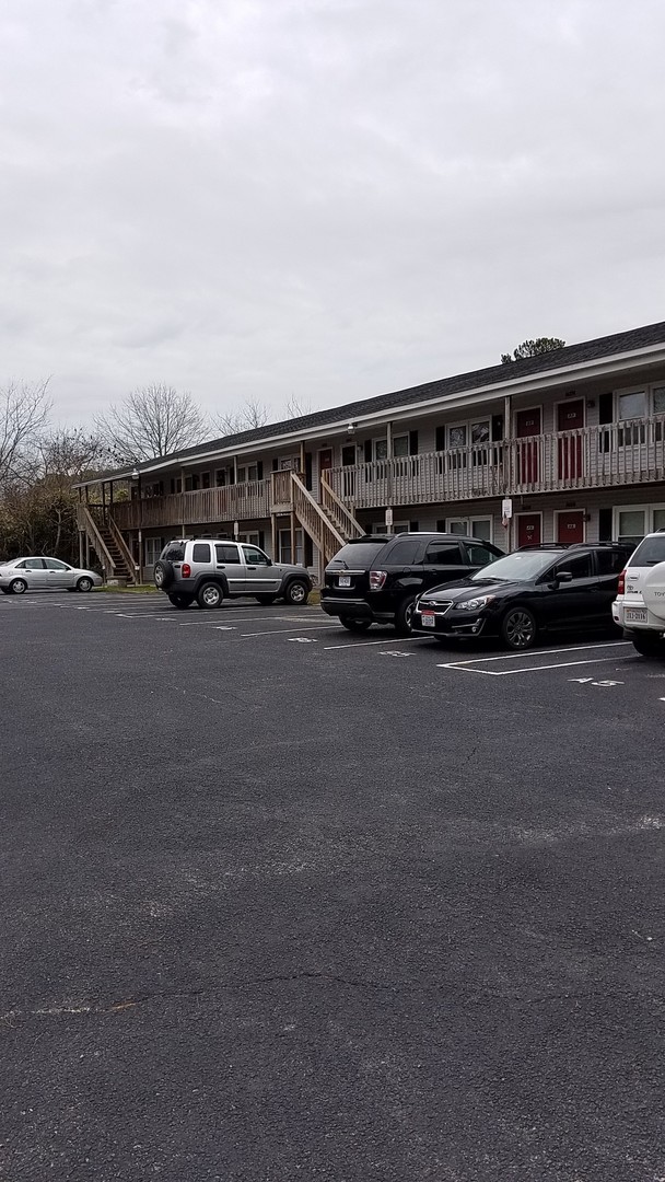 Hayes Apartment: 2542 Cedarwood Dr